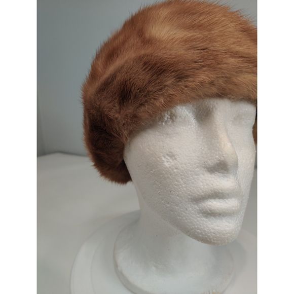 Vintage Brown/Tan Mink Beret Style Fur Hat from Canada 20.50\